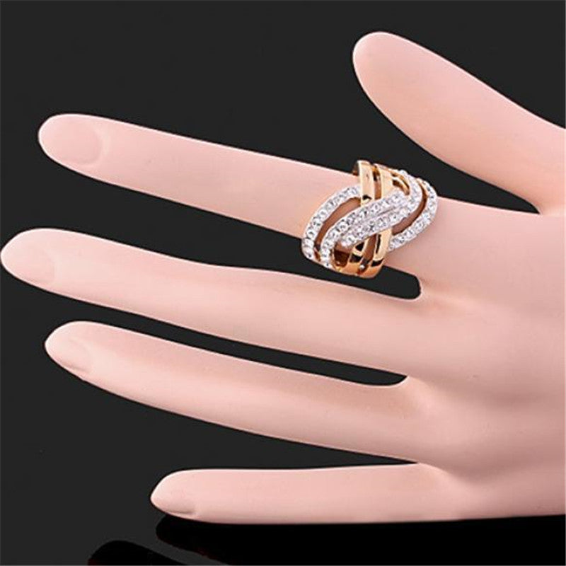 Luxury Ladies Water Drop Shape Ring Zircon Plated White Gold Diamond Party Ring